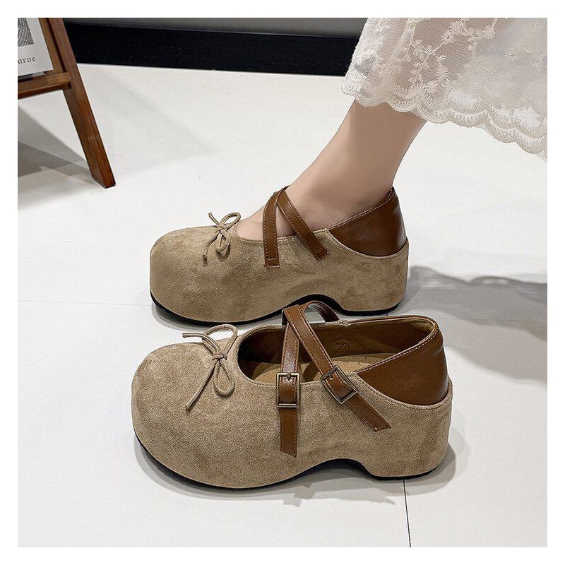 Street Fashion Shoes - Sepatu Wanita Model Terbaru Mewah Bernapas