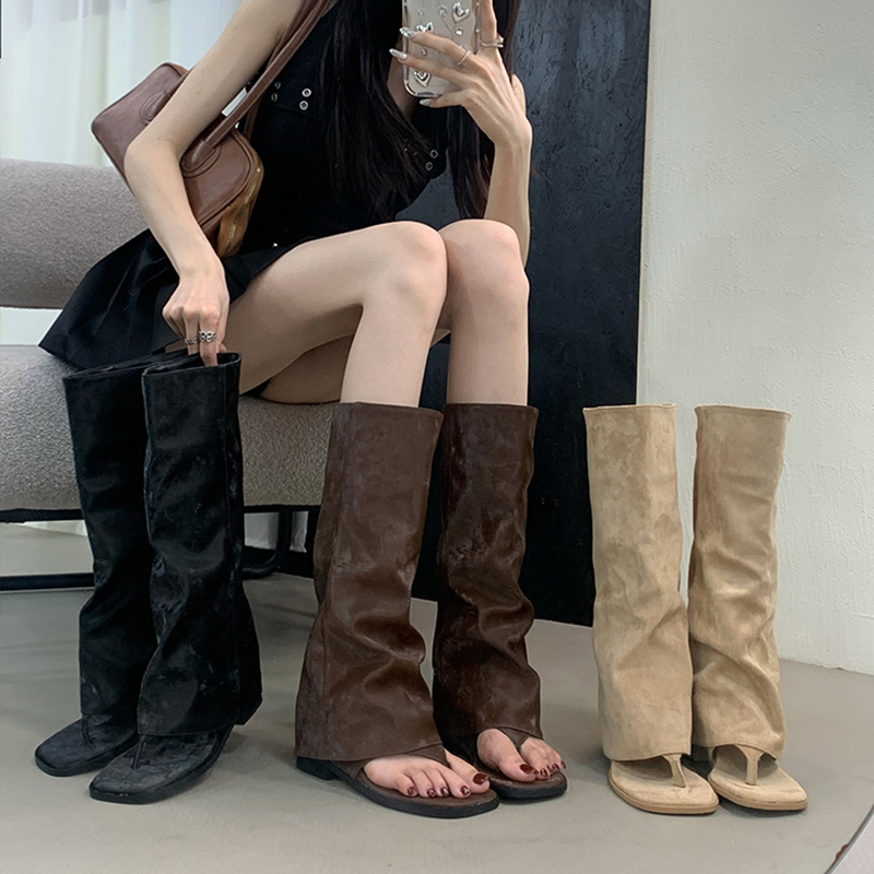 Street Fashion In Korea - Sepatu Bot Wanita Model Hollow Out