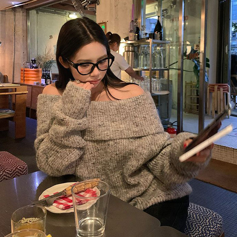 Sweter Leher Slash Bahu Terbuk - Street Fashion In Korea ulasan dan harga